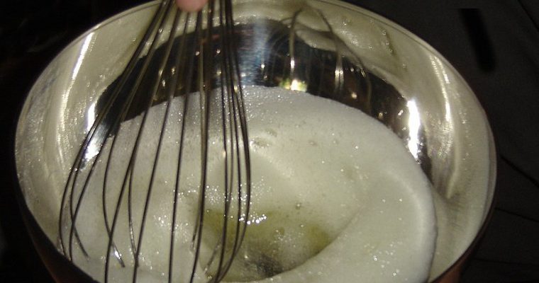 Est-ce grave si je laisse du jaune d’œuf dans mes blancs en neige ?