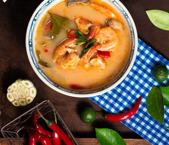 Tom kha gai (soupe thaï au poulet et galanga)