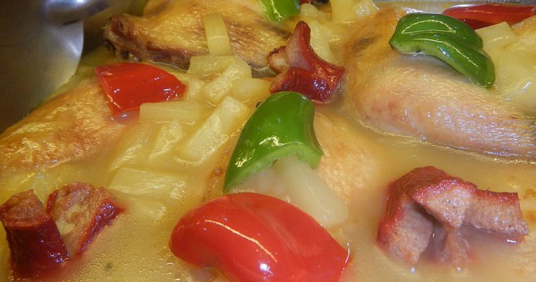 Poulet à la noix de coco et ananas (Pininyahang Manok)