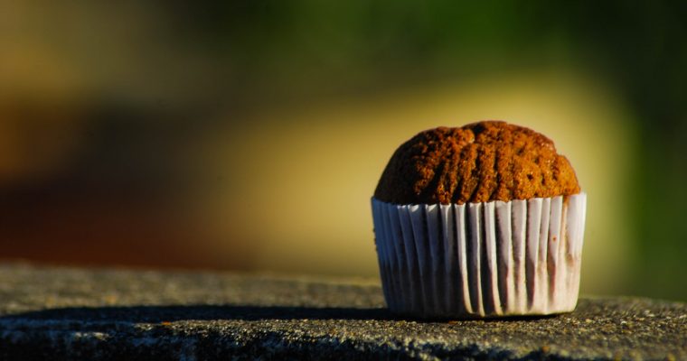 Muffin aux dattes, abricots et anis