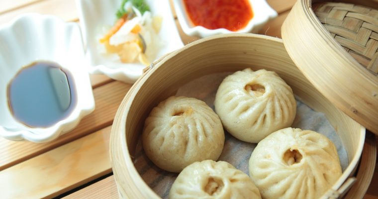 Brioche à la vapeur au porc BBQ (char siu bao ou baozi )