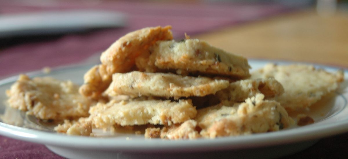 Biscuits au parmesan et poivre concassé