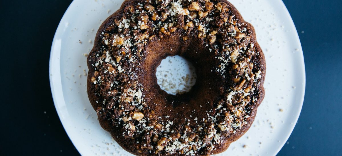 Bundt aux pruneaux, noix et chocolat noir