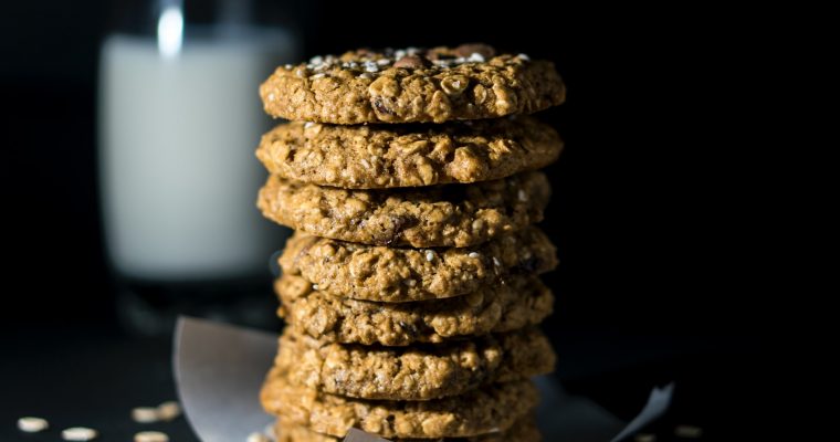Biscuits avoine, chocolat blanc, noix et rhubarbe