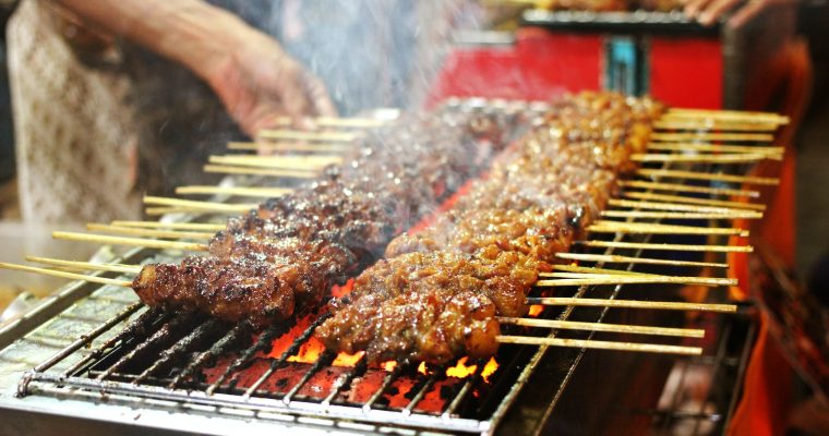 Brochettes de poulet indonésienne