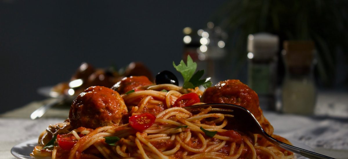 Pâtes aux boulettes de porc amatriciana