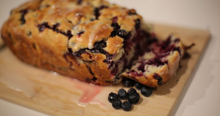 Cake (pain) aux bleuets, amandes et citron