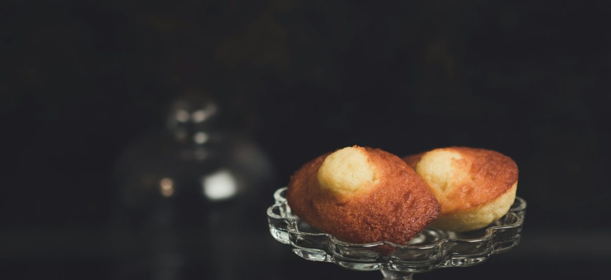 Madeleines aux noix et au roquefort
